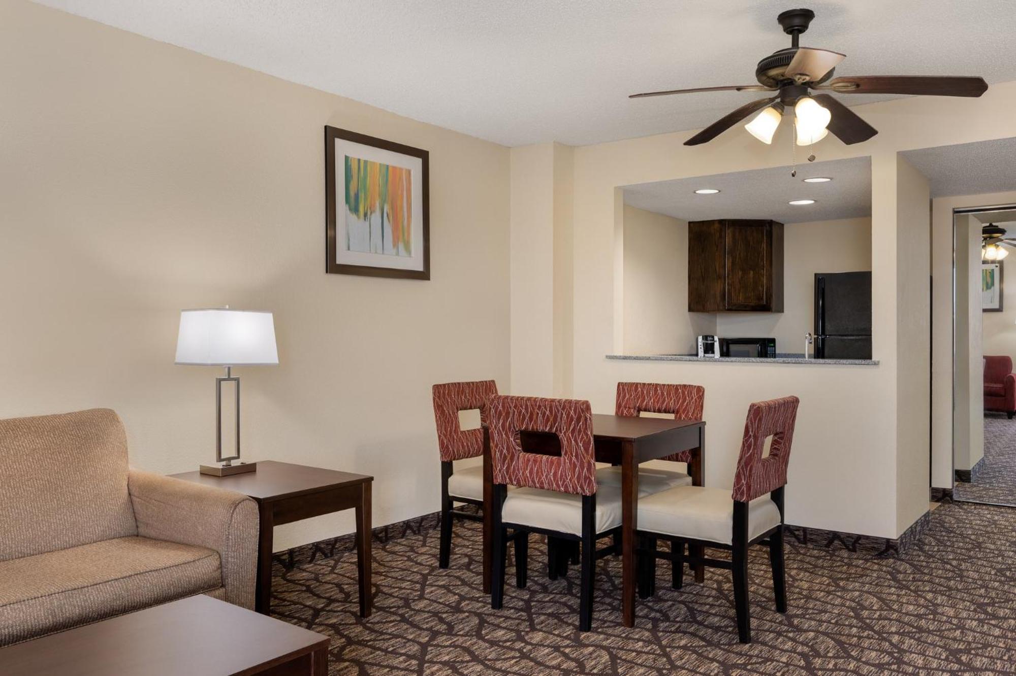 Holiday Inn Express Tallahassee By Ihg Exterior foto