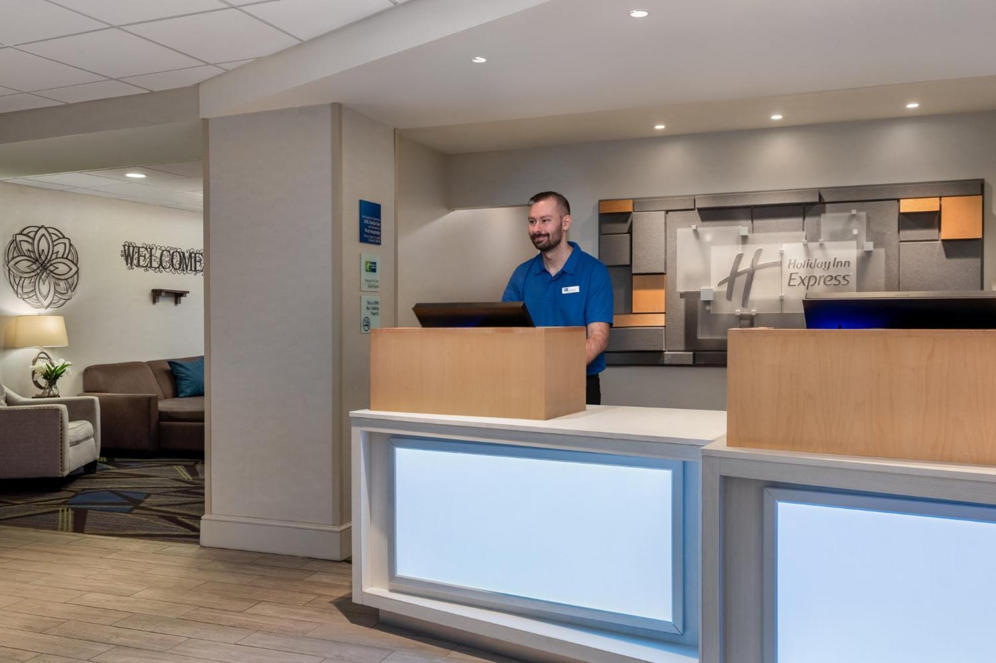 Holiday Inn Express Tallahassee By Ihg Exterior foto
