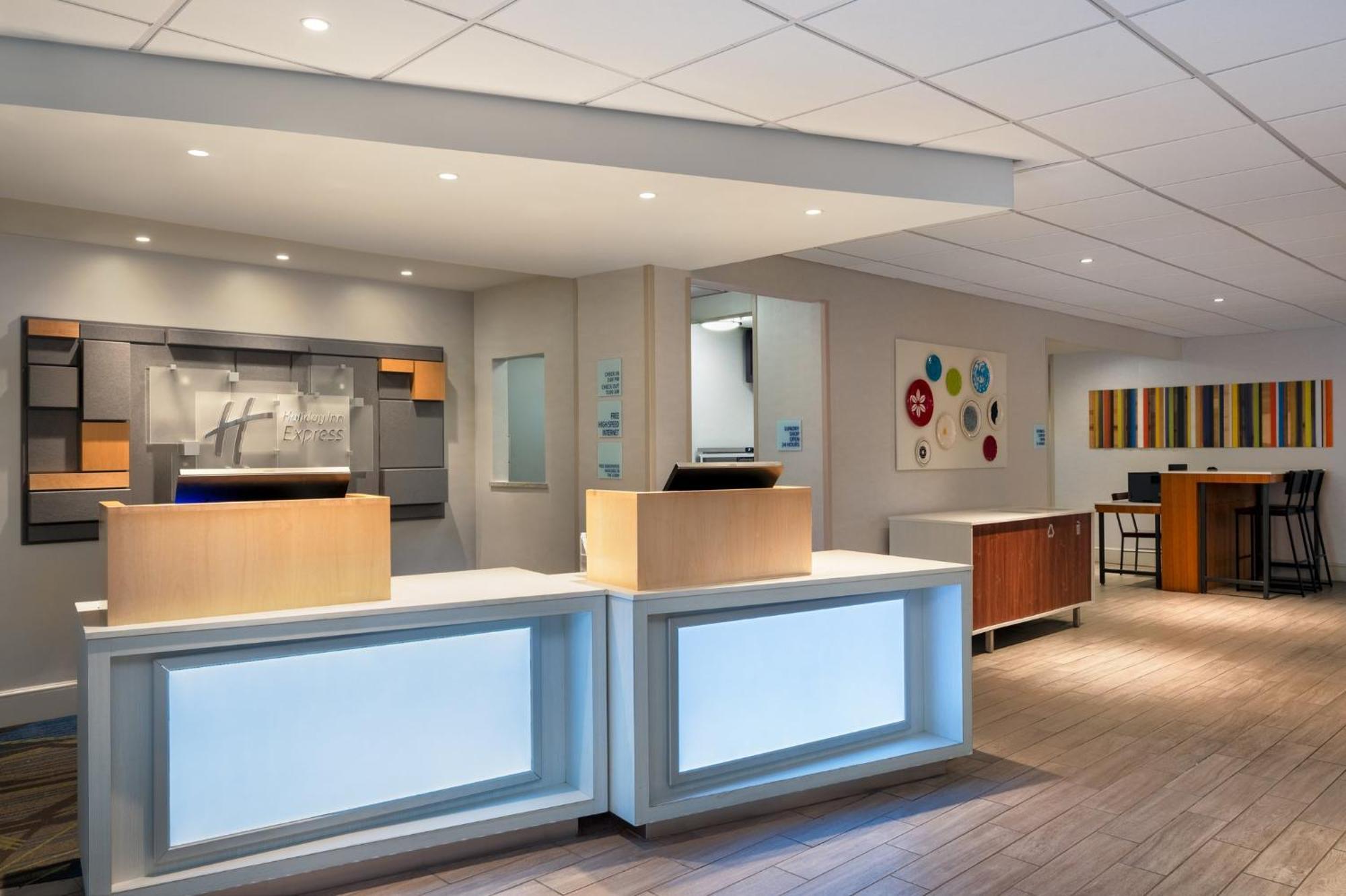 Holiday Inn Express Tallahassee By Ihg Exterior foto